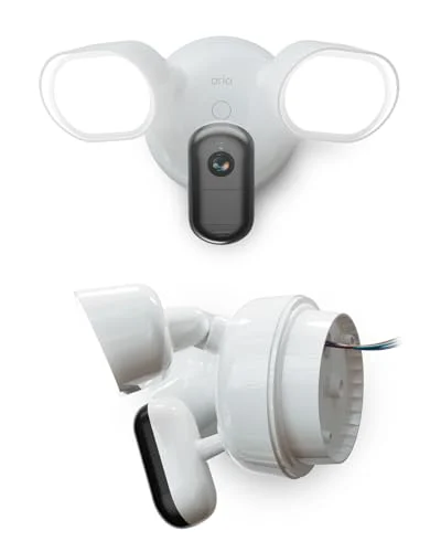 Arlo Floodlight 2K con cable (2 cámaras) por 179,99 € (-40 %)