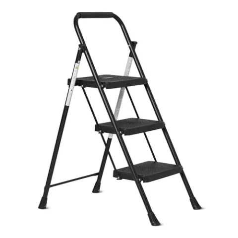 Escalera plegable Amazon Basics de 3 peldaños